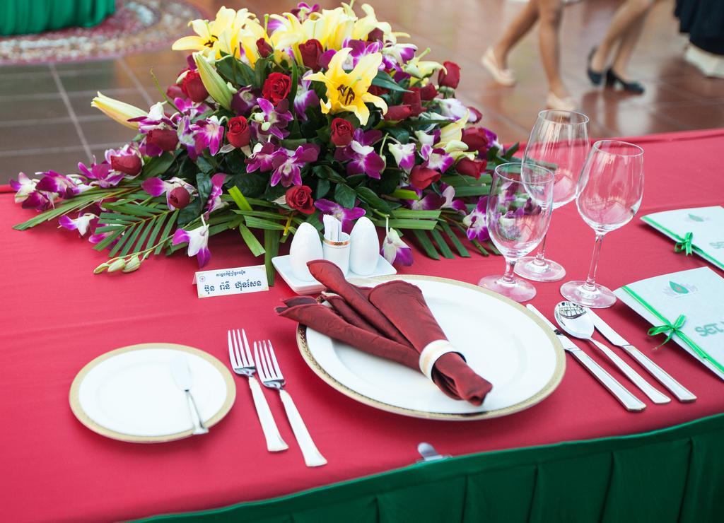 Green Palace Hotel Phnom Penh Dış mekan fotoğraf